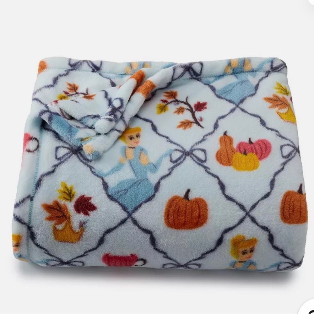 Cinderella Plush Pumpkin & Princess Fleece Throw Blanket - Light Blue